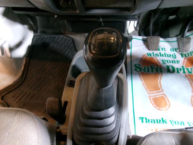 ミニキャブトラック ＶＸ－ＳＥ　４ＷＤ　５速マニュアル　エアコン　パワステ　４Ｌ４Ｈ切替式　ワンオーナー（23枚目）