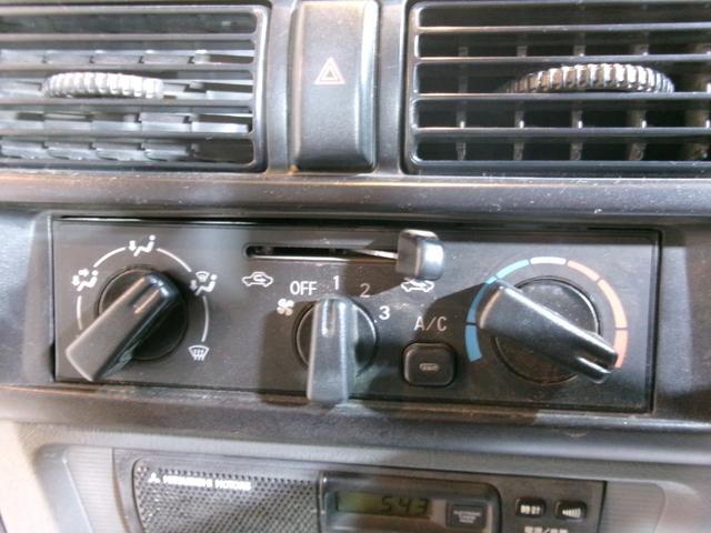 ミニキャブトラック ＶＸ－ＳＥ　４ＷＤ　５速マニュアル　エアコン　パワステ　４Ｌ４Ｈ切替式　ワンオーナー（28枚目）