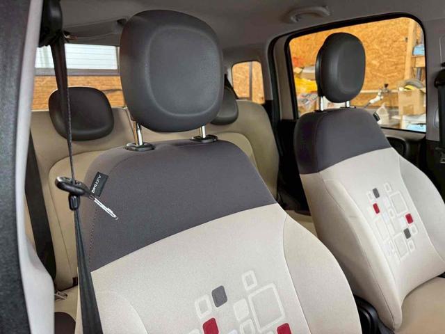 パンダ 　アルミホイール　ＡＴ　ＡＢＳ　ＥＳＣ　エアコン　パワーウィンドウ　運転席エアバッグ　ＣＤ（24枚目）