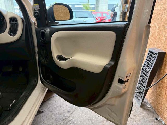 パンダ 　アルミホイール　ＡＴ　ＡＢＳ　ＥＳＣ　エアコン　パワーウィンドウ　運転席エアバッグ　ＣＤ（29枚目）