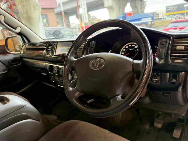 ハイエースバン 　ナビ　両側スライドドア　ＡＴ　ミュージックプレイヤー接続可　エアコン　パワーウィンドウ　運転席エアバッグ（4枚目）