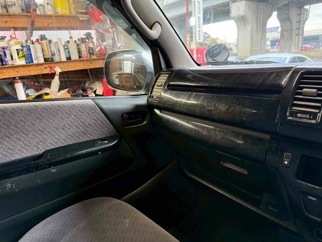 ハイエースバン 　ナビ　両側スライドドア　ＡＴ　ミュージックプレイヤー接続可　エアコン　パワーウィンドウ　運転席エアバッグ（5枚目）