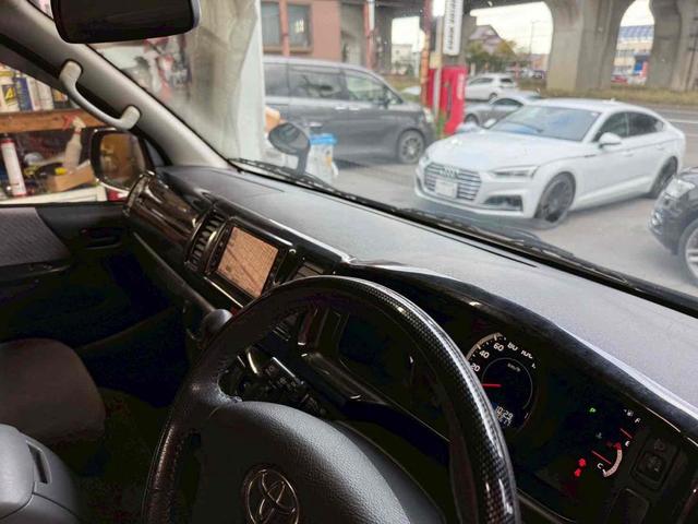 ハイエースバン 　ナビ　両側スライドドア　ＡＴ　ミュージックプレイヤー接続可　エアコン　パワーウィンドウ　運転席エアバッグ（6枚目）