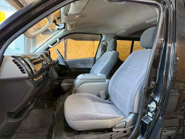 ハイエースバン 　ナビ　両側スライドドア　ＡＴ　ミュージックプレイヤー接続可　エアコン　パワーウィンドウ　運転席エアバッグ（7枚目）