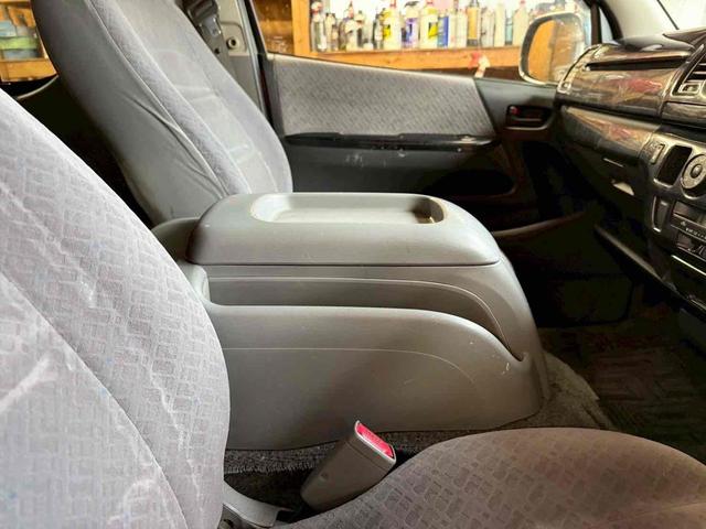 ハイエースバン 　ナビ　両側スライドドア　ＡＴ　ミュージックプレイヤー接続可　エアコン　パワーウィンドウ　運転席エアバッグ（11枚目）