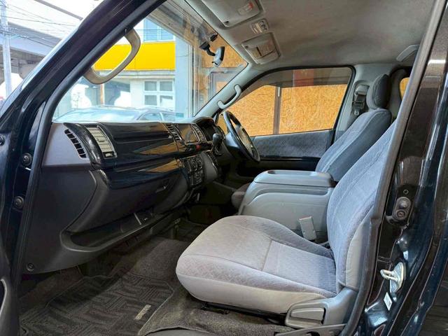 ハイエースバン 　ナビ　両側スライドドア　ＡＴ　ミュージックプレイヤー接続可　エアコン　パワーウィンドウ　運転席エアバッグ（48枚目）