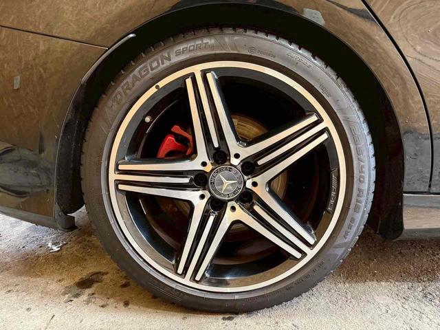 ＣＬＡクラス シューティングブレーク 　４ＷＤ　ドライブレコーダー　ナビ　クリアランスソナー　アルミホイール　オートライト　サンルーフ　パワーシート　スマートキー　アイドリングストップ　電動格納ミラー　シートヒーター　ＡＴ　盗難防止システム（20枚目）