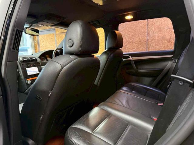 カイエン ベースグレード　４ＷＤ　ドライブレコーダー　ナビ　ＴＶ　アルミホイール　ＡＴ　盗難防止システム　ＡＢＳ　エアコン　パワーステアリング　パワーウィンドウ（9枚目）