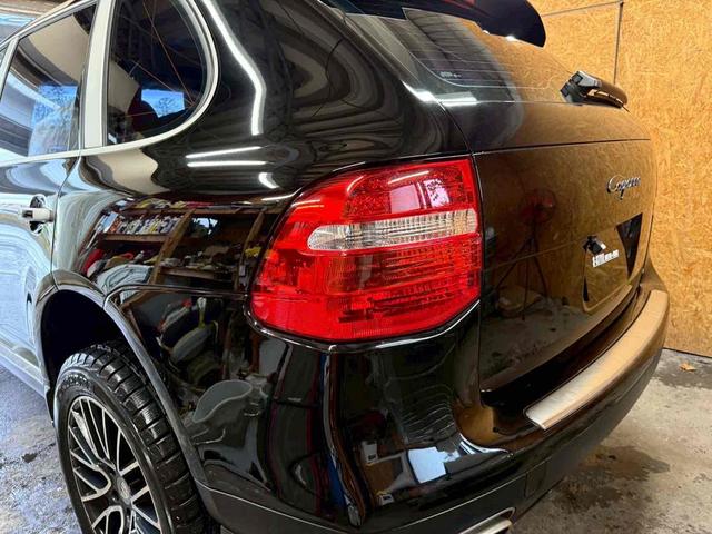 カイエン ベースグレード　４ＷＤ　ドライブレコーダー　ナビ　ＴＶ　アルミホイール　ＡＴ　盗難防止システム　ＡＢＳ　エアコン　パワーステアリング　パワーウィンドウ（25枚目）
