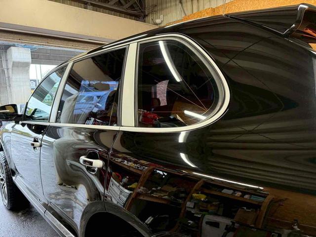 カイエン ベースグレード　４ＷＤ　ドライブレコーダー　ナビ　ＴＶ　アルミホイール　ＡＴ　盗難防止システム　ＡＢＳ　エアコン　パワーステアリング　パワーウィンドウ（27枚目）