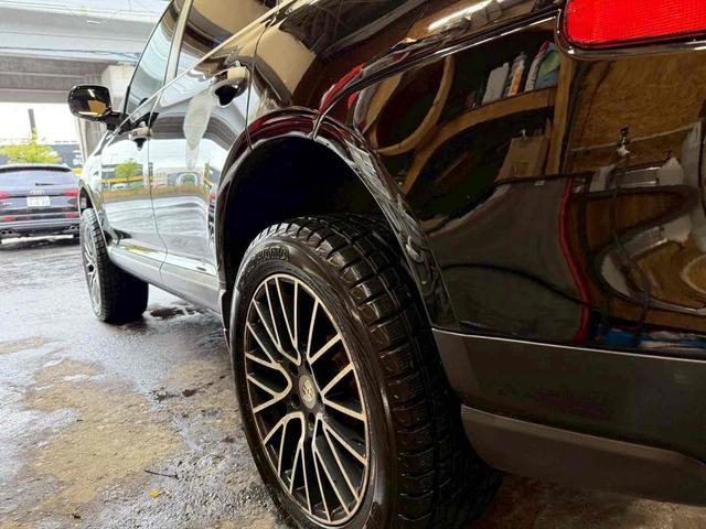 カイエン ベースグレード　４ＷＤ　ドライブレコーダー　ナビ　ＴＶ　アルミホイール　ＡＴ　盗難防止システム　ＡＢＳ　エアコン　パワーステアリング　パワーウィンドウ（28枚目）