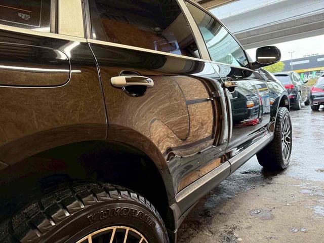 カイエン ベースグレード　４ＷＤ　ドライブレコーダー　ナビ　ＴＶ　アルミホイール　ＡＴ　盗難防止システム　ＡＢＳ　エアコン　パワーステアリング　パワーウィンドウ（31枚目）