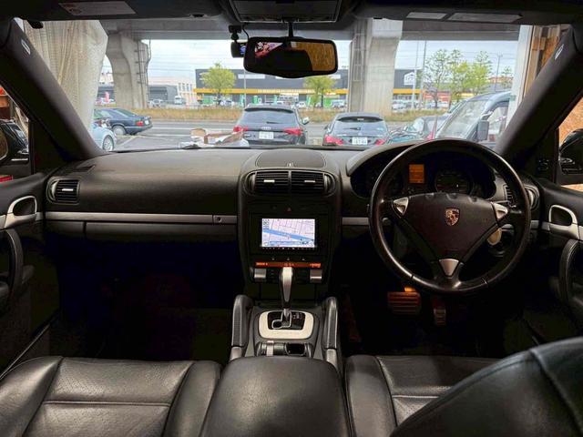 カイエン ベースグレード　４ＷＤ　ドライブレコーダー　ナビ　ＴＶ　アルミホイール　ＡＴ　盗難防止システム　ＡＢＳ　エアコン　パワーステアリング　パワーウィンドウ（36枚目）