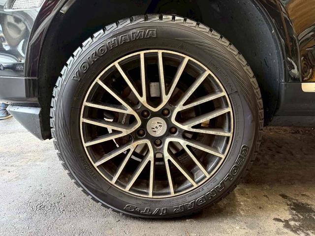 カイエン ベースグレード　４ＷＤ　ドライブレコーダー　ナビ　ＴＶ　アルミホイール　ＡＴ　盗難防止システム　ＡＢＳ　エアコン　パワーステアリング　パワーウィンドウ（63枚目）
