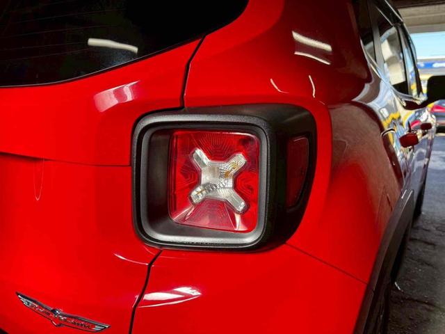 ジープ・レネゲード トレイルホーク　４ＷＤ　ドライブレコーダー　バックカメラ　オートクルーズコントロール　ナビ　オートライト　ＨＩＤ　アルミホイール　スマートキー　ＡＴ　盗難防止システム　ＡＢＳ　エアコン　パワーステアリング（39枚目）