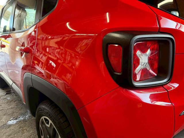 ジープ・レネゲード トレイルホーク　４ＷＤ　ドライブレコーダー　バックカメラ　オートクルーズコントロール　ナビ　オートライト　ＨＩＤ　アルミホイール　スマートキー　ＡＴ　盗難防止システム　ＡＢＳ　エアコン　パワーステアリング（40枚目）