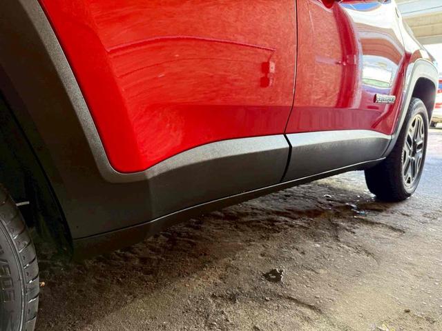 ジープ・レネゲード トレイルホーク　４ＷＤ　ドライブレコーダー　バックカメラ　オートクルーズコントロール　ナビ　オートライト　ＨＩＤ　アルミホイール　スマートキー　ＡＴ　盗難防止システム　ＡＢＳ　エアコン　パワーステアリング（46枚目）