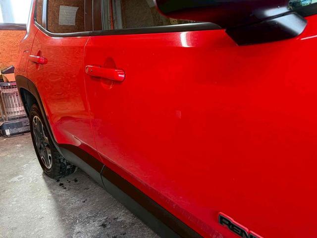 ジープ・レネゲード トレイルホーク　４ＷＤ　ドライブレコーダー　バックカメラ　オートクルーズコントロール　ナビ　オートライト　ＨＩＤ　アルミホイール　スマートキー　ＡＴ　盗難防止システム　ＡＢＳ　エアコン　パワーステアリング（48枚目）