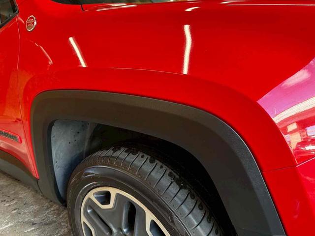 ジープ・レネゲード トレイルホーク　４ＷＤ　ドライブレコーダー　バックカメラ　オートクルーズコントロール　ナビ　オートライト　ＨＩＤ　アルミホイール　スマートキー　ＡＴ　盗難防止システム　ＡＢＳ　エアコン　パワーステアリング（52枚目）