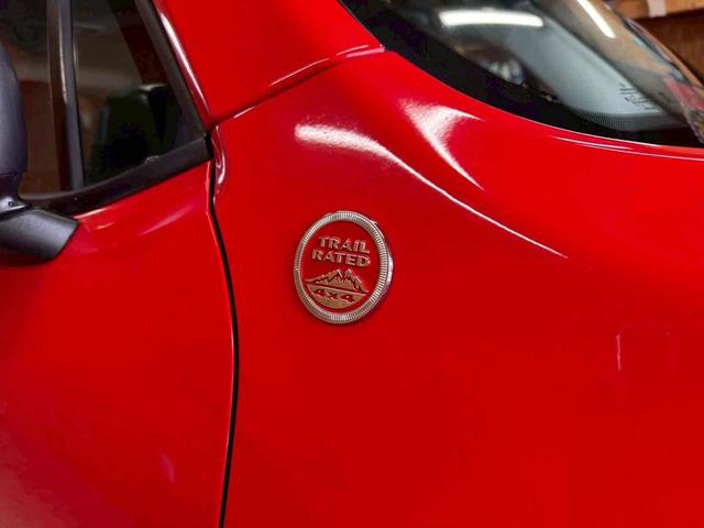 ジープ・レネゲード トレイルホーク　４ＷＤ　ドライブレコーダー　バックカメラ　オートクルーズコントロール　ナビ　オートライト　ＨＩＤ　アルミホイール　スマートキー　ＡＴ　盗難防止システム　ＡＢＳ　エアコン　パワーステアリング（54枚目）