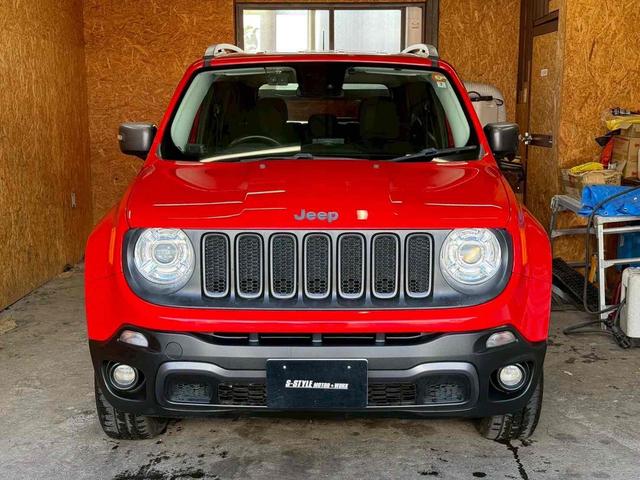 ジープ・レネゲード トレイルホーク　４ＷＤ　ドライブレコーダー　バックカメラ　オートクルーズコントロール　ナビ　オートライト　ＨＩＤ　アルミホイール　スマートキー　ＡＴ　盗難防止システム　ＡＢＳ　エアコン　パワーステアリング（73枚目）