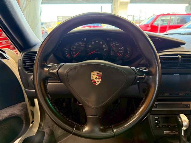 911  左ハンドル ナビ AT アルミホイール エアコン 運転席エアバッグ(2枚目)