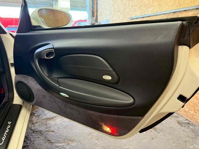 911  左ハンドル ナビ AT アルミホイール エアコン 運転席エアバッグ(64枚目)