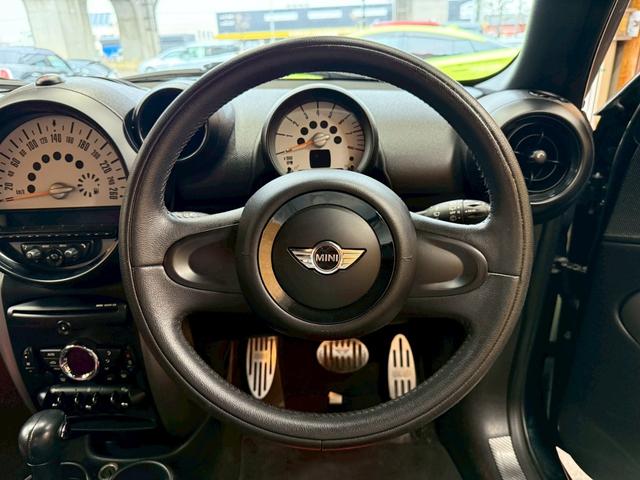 MINI クーパー ペースマン オール4 4WD アルミホイール AT 盗難防止システム ABS CD エアコン パワーステアリング パワーウィンドウ(3枚目)