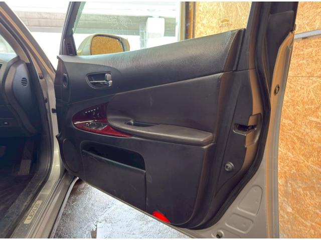 GS GS350 4WD クリアランスソナー オートクルーズコントロール ナビ アルミホイール HID AT シートエアコン スマートキー 電動格納ミラー 盗難防止システム パワーシート CD MD 衝突安全ボディ(22枚目)