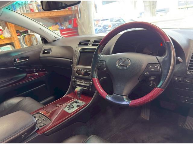 GS GS350 4WD クリアランスソナー オートクルーズコントロール ナビ アルミホイール HID AT シートエアコン スマートキー 電動格納ミラー 盗難防止システム パワーシート CD MD 衝突安全ボディ(25枚目)