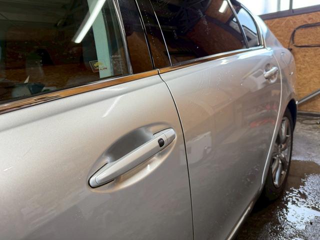 GS GS350 4WD クリアランスソナー オートクルーズコントロール ナビ アルミホイール HID AT シートエアコン スマートキー 電動格納ミラー 盗難防止システム パワーシート CD MD 衝突安全ボディ(62枚目)