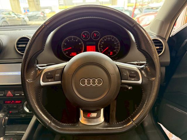 A3 3.2クワトロ 4WD ETC TV アルミホイール オートライト HID サンルーフ AT 盗難防止システム ABS CD DVD再生 USB Bluetooth エアコン パワーステアリング パワーウィンドウ(3枚目)