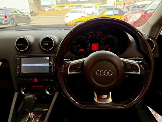 A3 3.2クワトロ 4WD ETC TV アルミホイール オートライト HID サンルーフ AT 盗難防止システム ABS CD DVD再生 USB Bluetooth エアコン パワーステアリング パワーウィンドウ(23枚目)