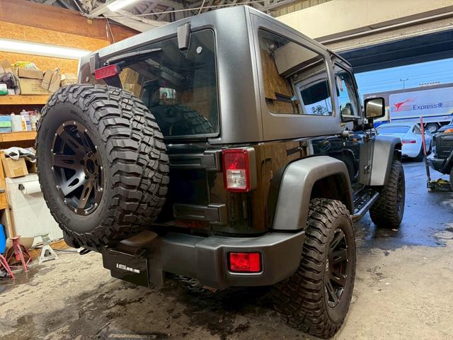 ジープ・ラングラー スポーツ 4WD ETC オートクルーズコントロール サンルーフ アルミホイール AT 盗難防止システム Bluetooth ABS エアコン パワーウィンドウ 運転席エアバッグ 助手席エアバッグ(15枚目)