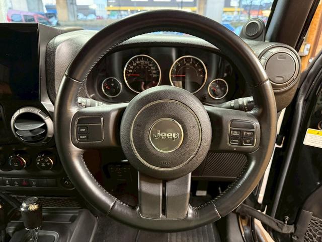 ジープ・ラングラー スポーツ 4WD ETC オートクルーズコントロール サンルーフ アルミホイール AT 盗難防止システム Bluetooth ABS エアコン パワーウィンドウ 運転席エアバッグ 助手席エアバッグ(37枚目)