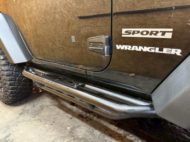 ジープ・ラングラー スポーツ 4WD ETC オートクルーズコントロール サンルーフ アルミホイール AT 盗難防止システム Bluetooth ABS エアコン パワーウィンドウ 運転席エアバッグ 助手席エアバッグ(43枚目)