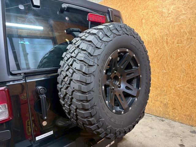 ジープ・ラングラー スポーツ 4WD ETC オートクルーズコントロール サンルーフ アルミホイール AT 盗難防止システム Bluetooth ABS エアコン パワーウィンドウ 運転席エアバッグ 助手席エアバッグ(51枚目)