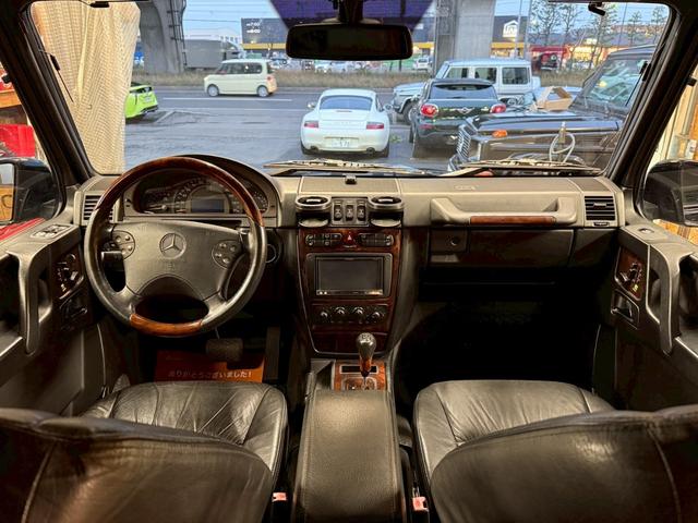 Ｇクラス Ｇ５００Ｌ　４ＷＤ　左ハンドル　バックカメラ　クリアランスソナー　パワーシート　サンルーフ　オートライト　ヘッドライトウォッシャー　アルミホイール　シートヒーター　ＡＴ　エアコン　パワーステアリング（2枚目）