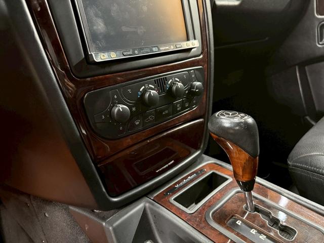 Ｇクラス Ｇ５００Ｌ　４ＷＤ　左ハンドル　バックカメラ　クリアランスソナー　パワーシート　サンルーフ　オートライト　ヘッドライトウォッシャー　アルミホイール　シートヒーター　ＡＴ　エアコン　パワーステアリング（5枚目）