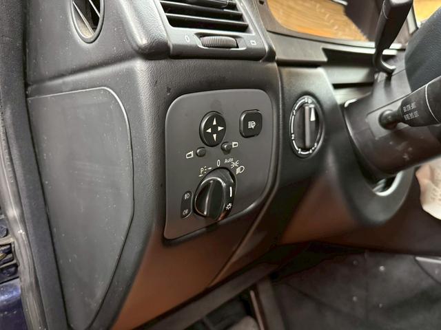 Ｇクラス Ｇ５００Ｌ　４ＷＤ　左ハンドル　バックカメラ　クリアランスソナー　パワーシート　サンルーフ　オートライト　ヘッドライトウォッシャー　アルミホイール　シートヒーター　ＡＴ　エアコン　パワーステアリング（6枚目）