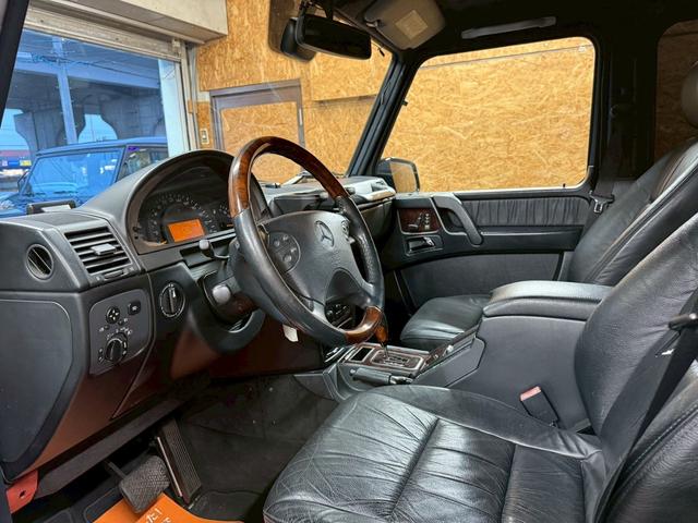 Ｇクラス Ｇ５００Ｌ　４ＷＤ　左ハンドル　バックカメラ　クリアランスソナー　パワーシート　サンルーフ　オートライト　ヘッドライトウォッシャー　アルミホイール　シートヒーター　ＡＴ　エアコン　パワーステアリング（8枚目）
