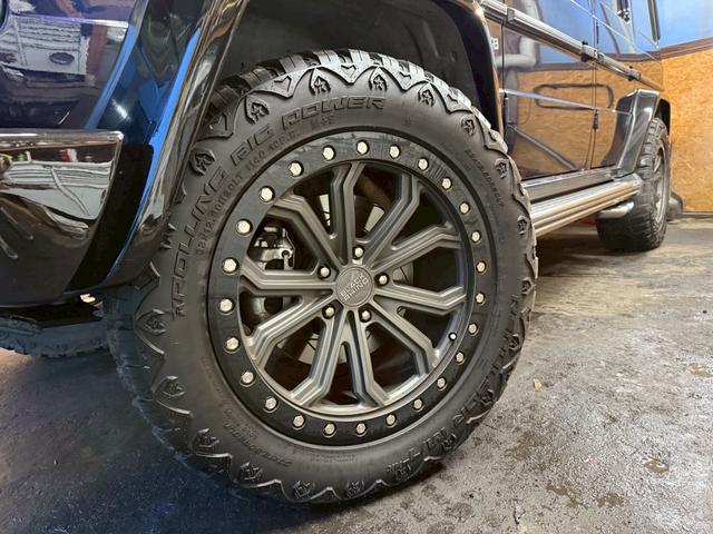 Ｇクラス Ｇ５００Ｌ　４ＷＤ　左ハンドル　バックカメラ　クリアランスソナー　パワーシート　サンルーフ　オートライト　ヘッドライトウォッシャー　アルミホイール　シートヒーター　ＡＴ　エアコン　パワーステアリング（20枚目）