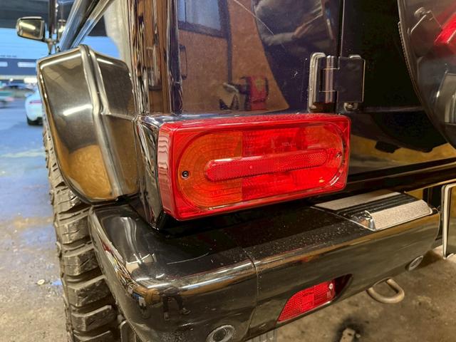 Ｇクラス Ｇ５００Ｌ　４ＷＤ　左ハンドル　バックカメラ　クリアランスソナー　パワーシート　サンルーフ　オートライト　ヘッドライトウォッシャー　アルミホイール　シートヒーター　ＡＴ　エアコン　パワーステアリング（23枚目）