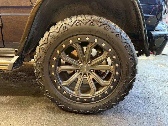Ｇクラス Ｇ５００Ｌ　４ＷＤ　左ハンドル　バックカメラ　クリアランスソナー　パワーシート　サンルーフ　オートライト　ヘッドライトウォッシャー　アルミホイール　シートヒーター　ＡＴ　エアコン　パワーステアリング（28枚目）