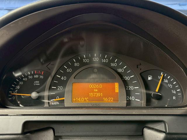 Ｇクラス Ｇ５００Ｌ　４ＷＤ　左ハンドル　バックカメラ　クリアランスソナー　パワーシート　サンルーフ　オートライト　ヘッドライトウォッシャー　アルミホイール　シートヒーター　ＡＴ　エアコン　パワーステアリング（32枚目）