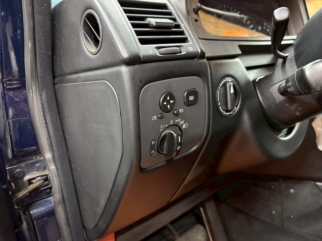 Ｇクラス Ｇ５００Ｌ　４ＷＤ　左ハンドル　バックカメラ　クリアランスソナー　パワーシート　サンルーフ　オートライト　ヘッドライトウォッシャー　アルミホイール　シートヒーター　ＡＴ　エアコン　パワーステアリング（35枚目）