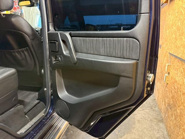 Ｇクラス Ｇ５００Ｌ　４ＷＤ　左ハンドル　バックカメラ　クリアランスソナー　パワーシート　サンルーフ　オートライト　ヘッドライトウォッシャー　アルミホイール　シートヒーター　ＡＴ　エアコン　パワーステアリング（36枚目）