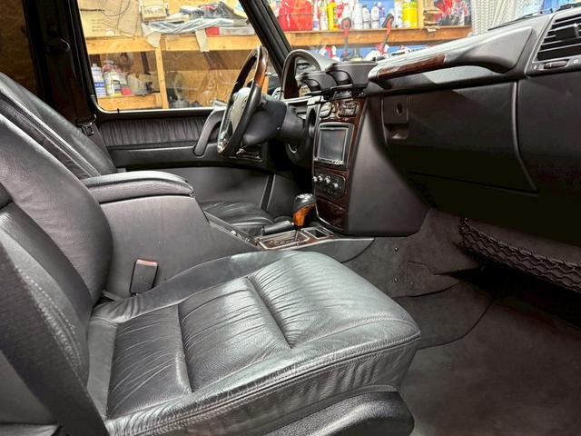 Ｇクラス Ｇ５００Ｌ　４ＷＤ　左ハンドル　バックカメラ　クリアランスソナー　パワーシート　サンルーフ　オートライト　ヘッドライトウォッシャー　アルミホイール　シートヒーター　ＡＴ　エアコン　パワーステアリング（53枚目）