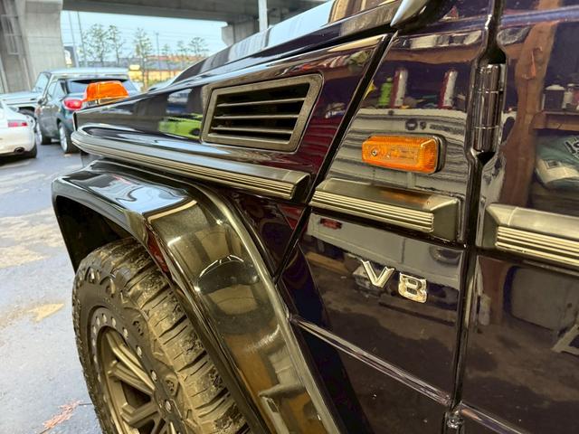 Ｇクラス Ｇ５００Ｌ　４ＷＤ　左ハンドル　バックカメラ　クリアランスソナー　パワーシート　サンルーフ　オートライト　ヘッドライトウォッシャー　アルミホイール　シートヒーター　ＡＴ　エアコン　パワーステアリング（57枚目）