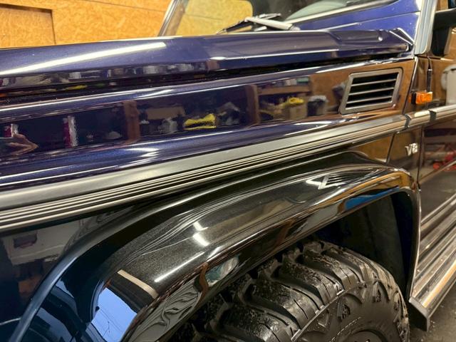 Ｇクラス Ｇ５００Ｌ　４ＷＤ　左ハンドル　バックカメラ　クリアランスソナー　パワーシート　サンルーフ　オートライト　ヘッドライトウォッシャー　アルミホイール　シートヒーター　ＡＴ　エアコン　パワーステアリング（77枚目）